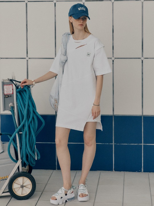 [예약]VENEZIA Shoulder Hole Cut-Out Jersey Mini Dress_White