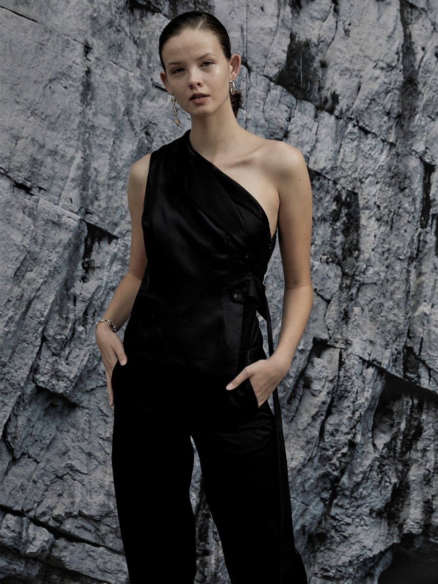 [박민영, 이주빈, 크리스탈 착용][COLLECTION]MATIERE One Shoulder Double Layered Wool Silk Jumpsuit_Black