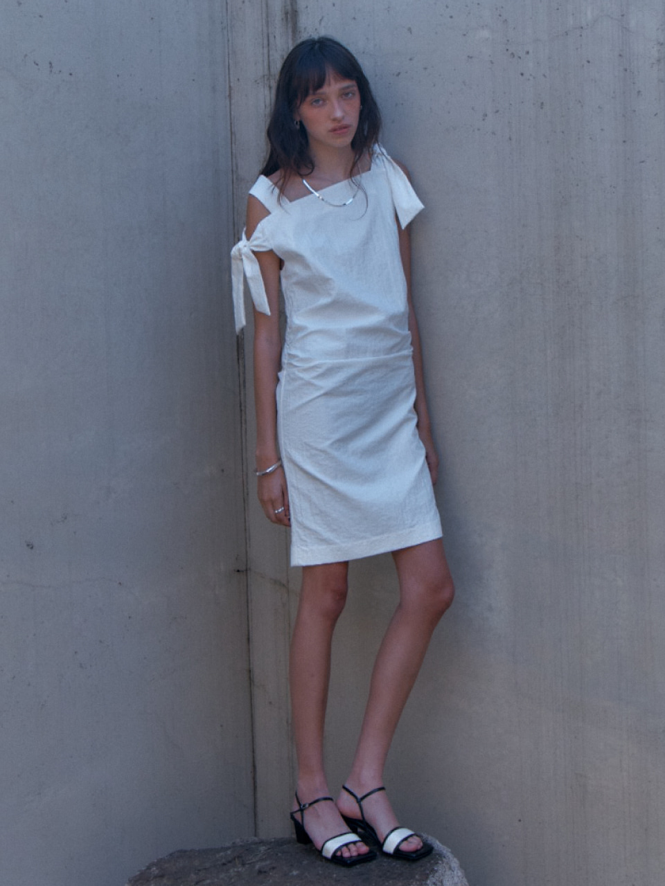 ROUGE Waist Side Shirring Nylon Sleeveless Dress_White