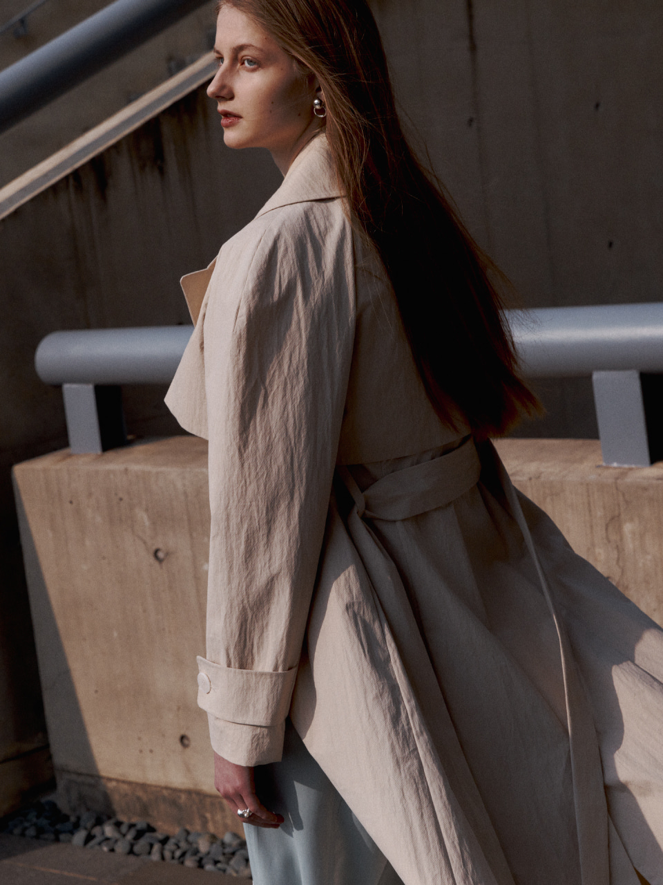 NATALIA Slim-Fit Belted Twill Trench Coat_Ivory